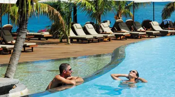 VICTORIA BEACHCOMBER RESORT & SPA