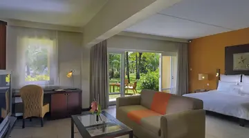 VICTORIA BEACHCOMBER RESORT & SPA