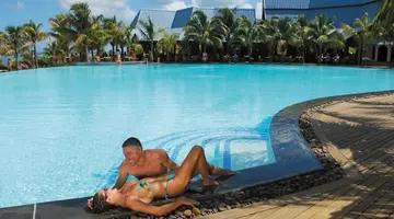 VICTORIA BEACHCOMBER RESORT & SPA