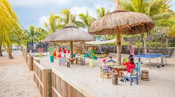 VICTORIA BEACHCOMBER RESORT & SPA