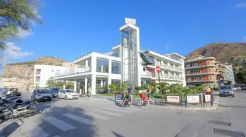 Victoria Palace