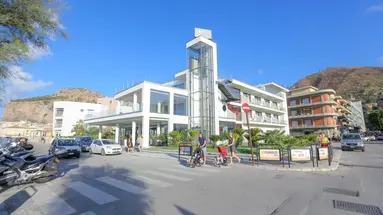 Victoria Palace