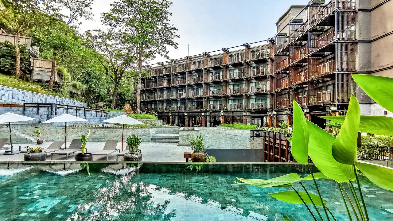 VIGNETTE COLLECTION DINSO RESORT & VILLAS PHUKET