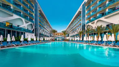 Vikingen Infinity Resort & Spa