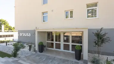 VILLA ARAUSA****