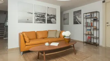 VILLA ARAUSA****