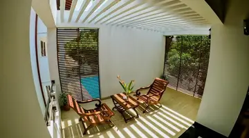 VILLA DE WHITE SAMBUR