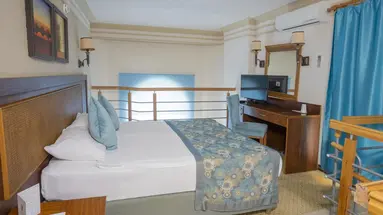 Villa Side Hotel