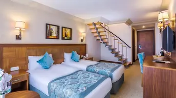 VILLA SIDE
