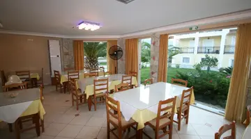 Village Inn Studios and Apartments
