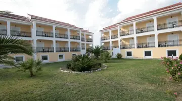Village Inn Studios and Apartments