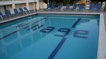 Village Inn Studios & Family Apartments