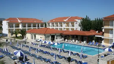 Village Inn Studios & Family Apartments