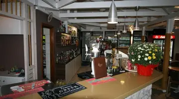 Village Inn Studios & Family Apartments
