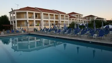 Village Inn Studios & Family Apartments