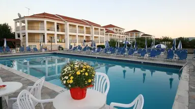 Village Inn Studios & Family Apartments