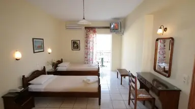 Village Inn Studios & Family Apartments