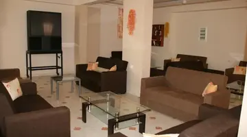 Village Inn Studios & Family Apartments