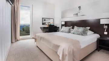 VILLAS ARAUSANA AND ANTONINA