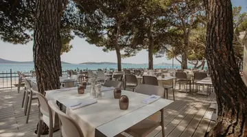 VILLAS ARAUSANA & ANTONINA****