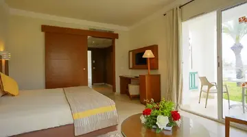 VINCCI HELIOS BEACH & SPA