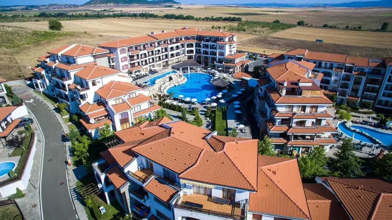VINEYARDS HOTEL