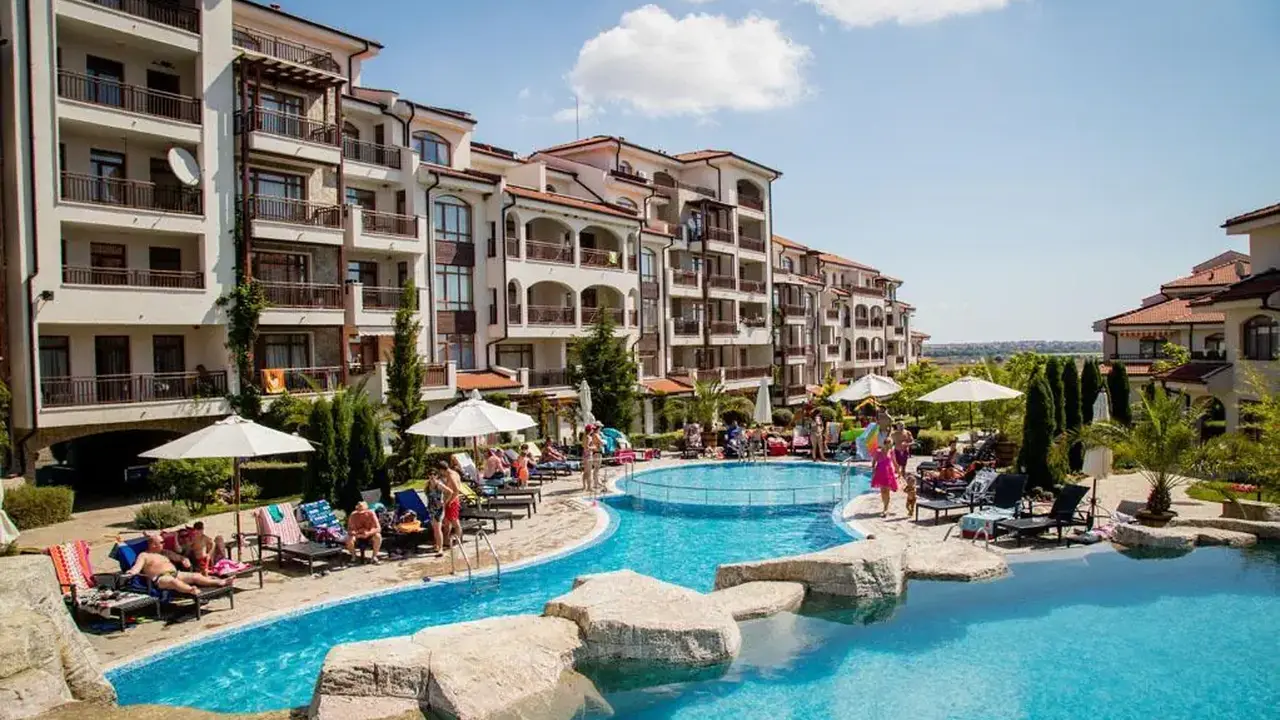 VINEYARDS HOTEL