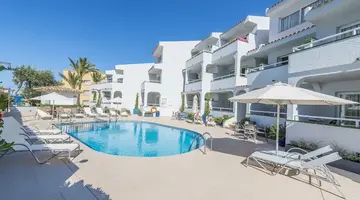 Vista Park Hotel &amp Apartments