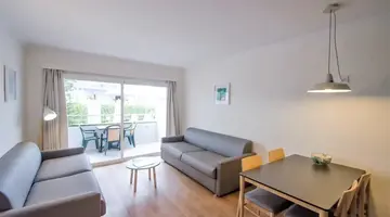 Vista Park Hotel &amp Apartments