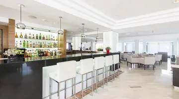 Vista Park Hotel & Apartments