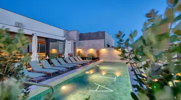 Vita Hotel & Rooftop