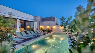 Vita Hotel & Rooftop