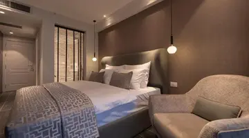 VIVID BLUE SERENITY RESORT