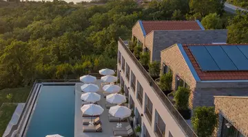 VIVID BLUE SERENITY RESORT