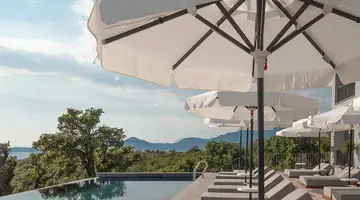 VIVID BLUE SERENITY RESORT