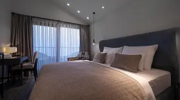 VIVID BLUE SERENITY RESORT