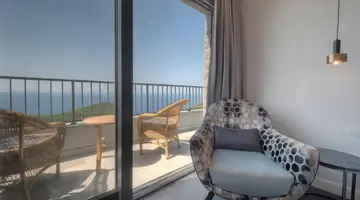 VIVID BLUE SERENITY RESORT