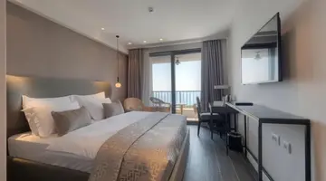 VIVID BLUE SERENITY RESORT