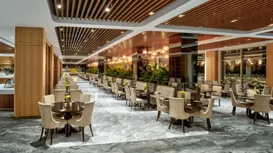 Vogue Hotel Supreme