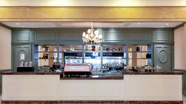 Vogue Hotel Supreme