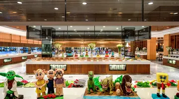 Vogue Hotel Supreme