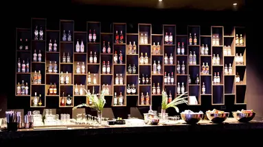 Vogue Hotel Supreme