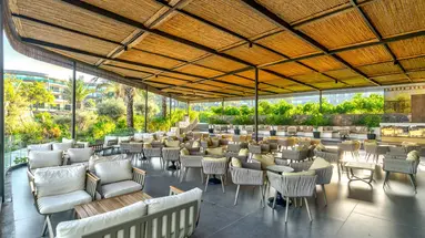 Vogue Hotel Supreme