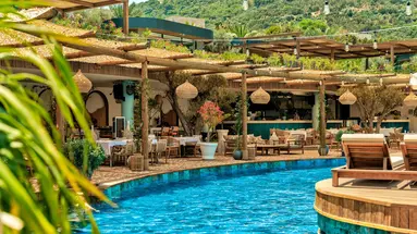 Vogue Hotel Supreme