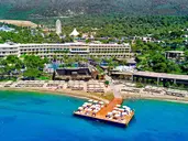Vogue Hotel Supreme