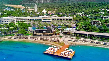 Vogue Hotel Supreme