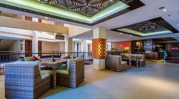 Vouk Hotel And Suites