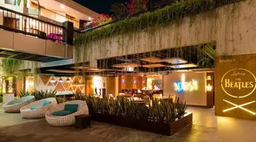 VOUK HOTEL & SUITES