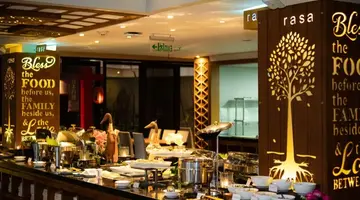 VOUK HOTEL & SUITES