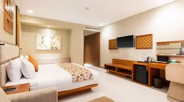 VOUK HOTEL & SUITES